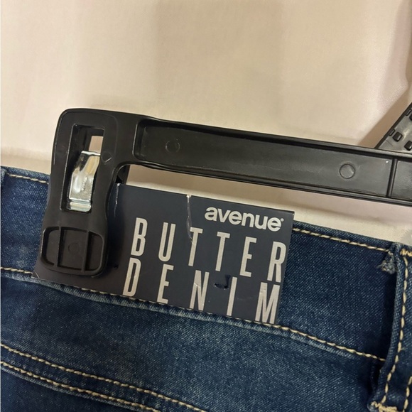 New with tags, womens size 16P avenue skinny jeans, #A1009 - Picture 5 of 8